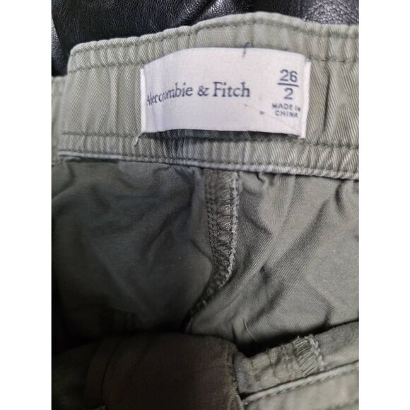 Abercrombie & Fitch Women's‎ Green Relaxed Fit Straight Cargo Pants Size 2 - Picture 3 of 4